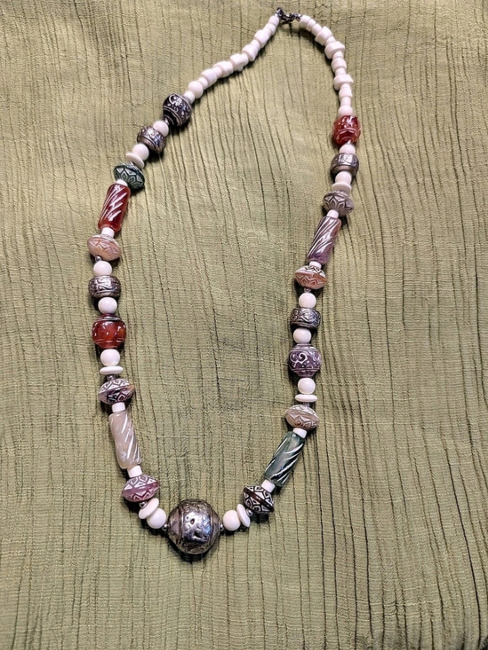 Beaded Statement Necklace in Multicolor/Silver